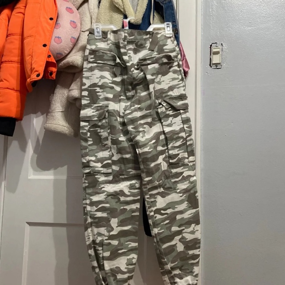Cargo pants - Picture 2 of 4